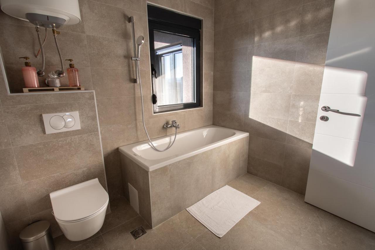 Lina - Pg, 2 Bedroom Apartman