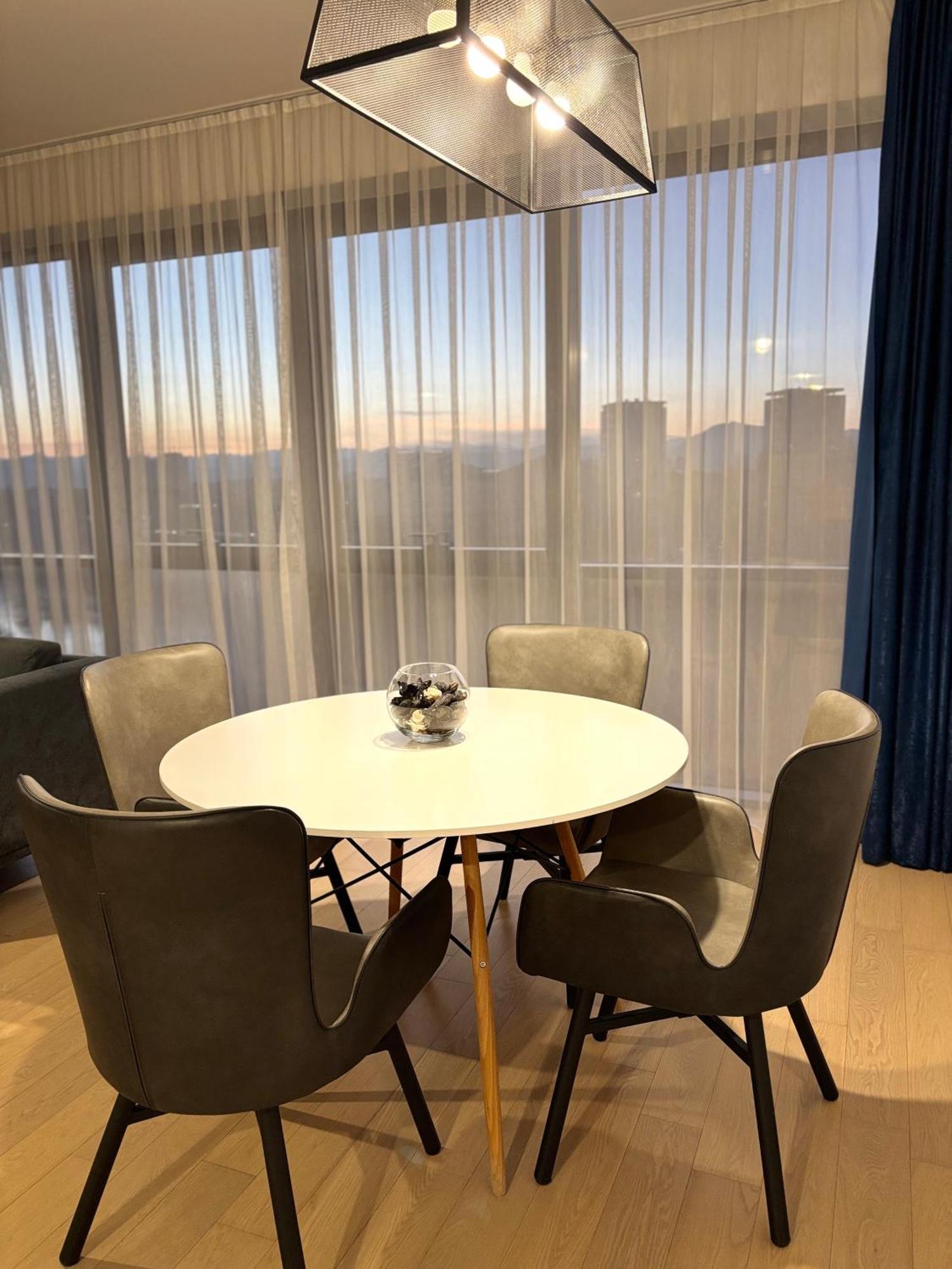 Lina - Pg, 2 Bedroom Apartman
